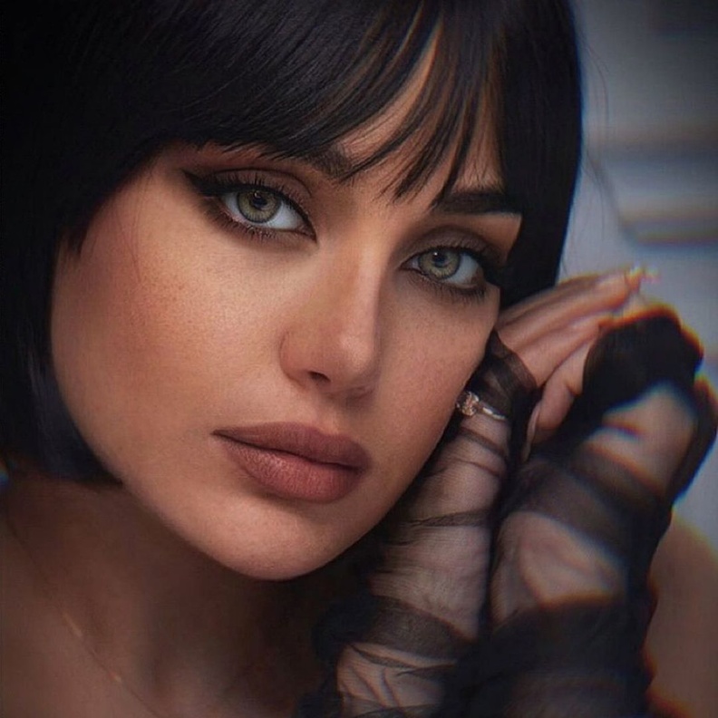 تسريحات وألوان شعر استوحيها بالخطوات من ابنة هيفاء وهبي بعد افتتاحها عيادة تجميل