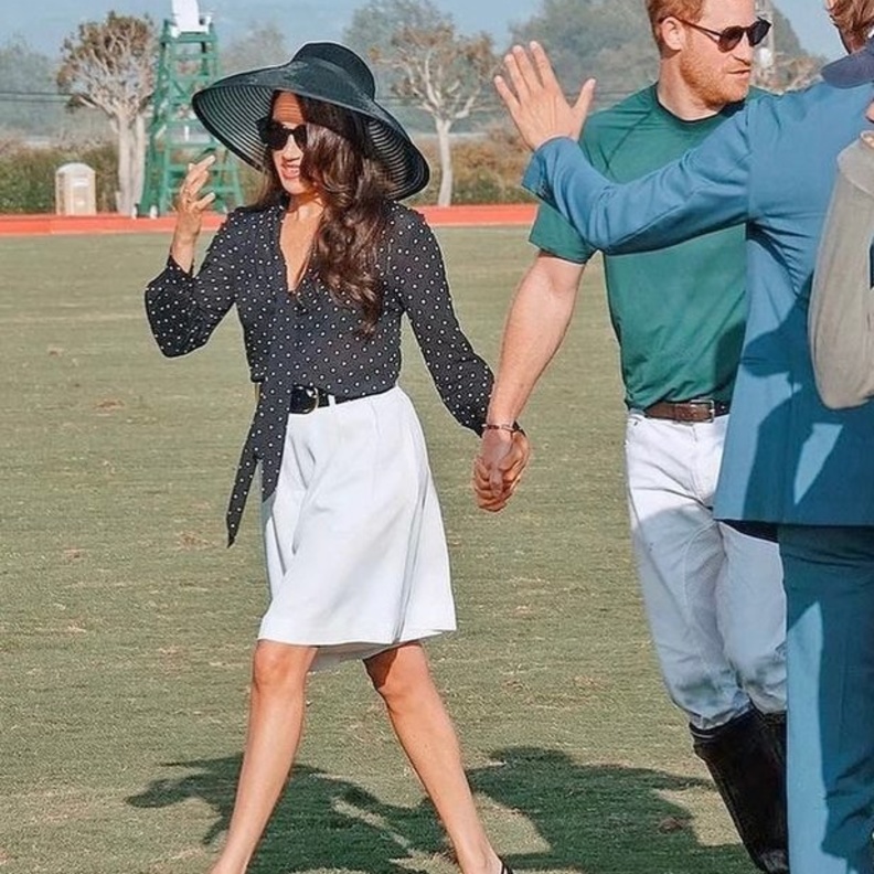 إطلالات جذابة لم تتخل فيها ميغان ماركل عن الألوان الداكنة