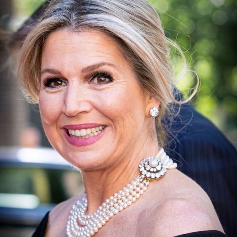 أقراط الملكة ماكسيما المرصعة بالألماس