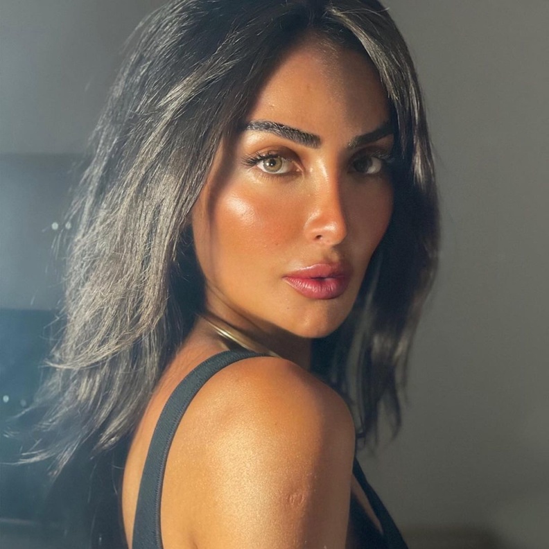 طرق الحصول على بشرة برونزية كإطلالات النجمات