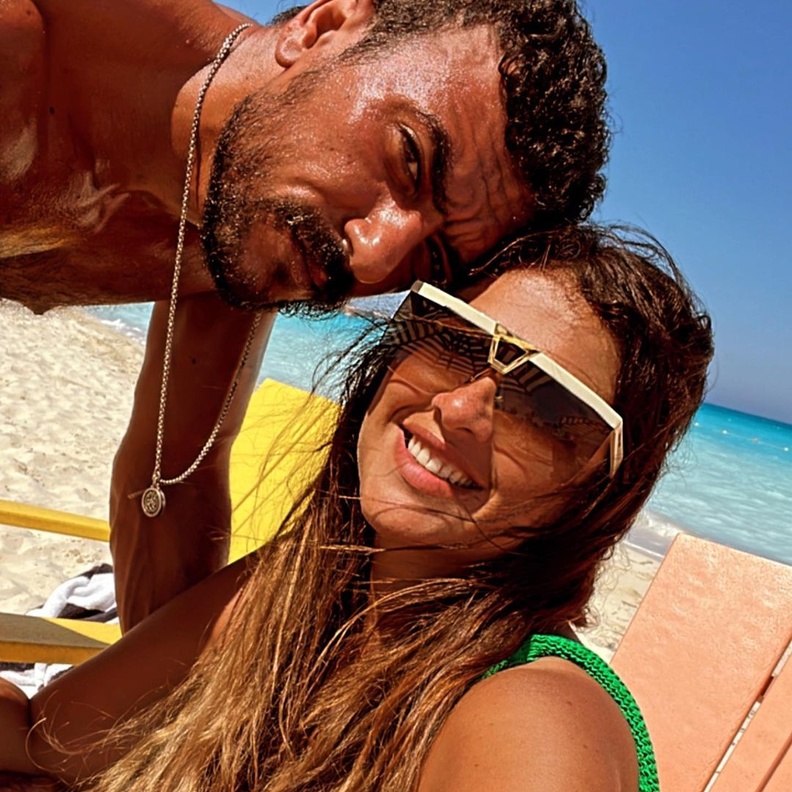 ياسمين عبد العزيز وأحمد العوضي