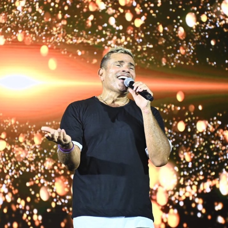 عمرو دياب في حفله بالعلمين