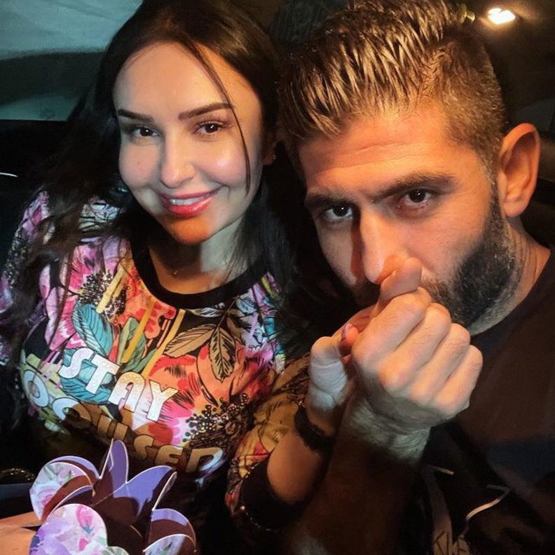 زوج شهد برمدا يحتفل بعيد ميلادها