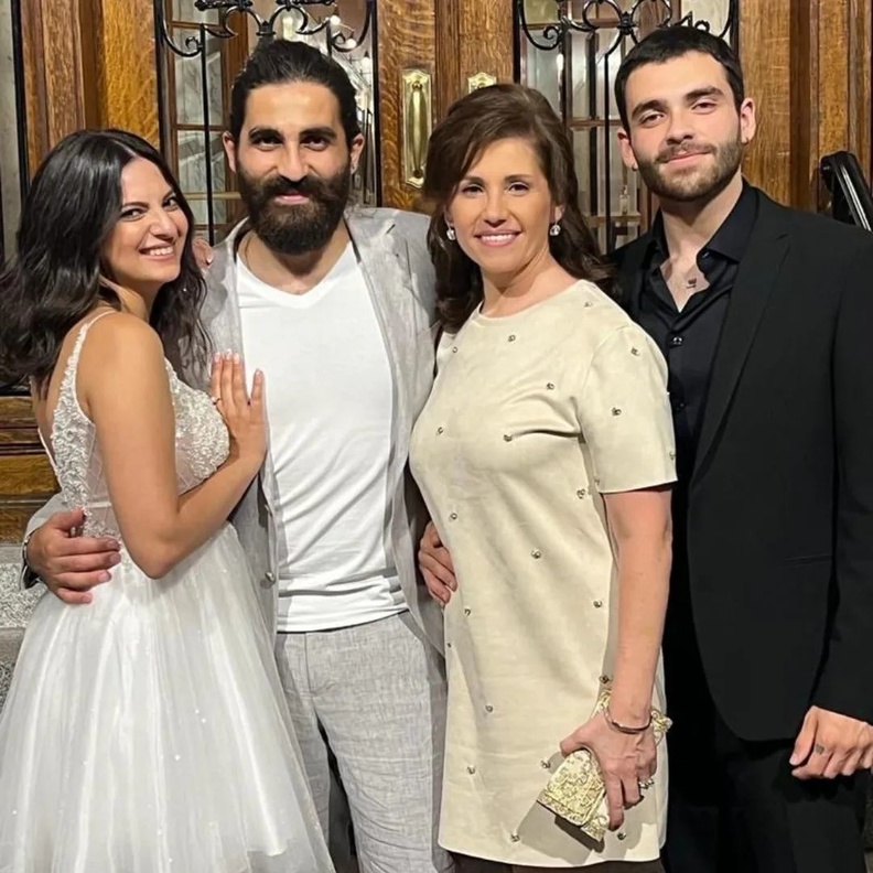 صور يارا صبري تحتفل بزواج ابنها بأجواء عائلية