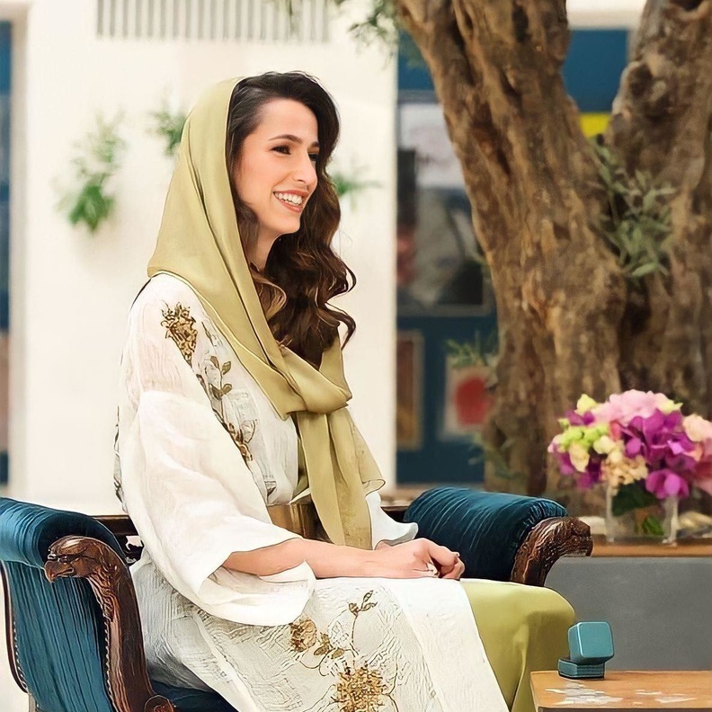 عباءة رجوة آل سيف تعكس شخصيتها