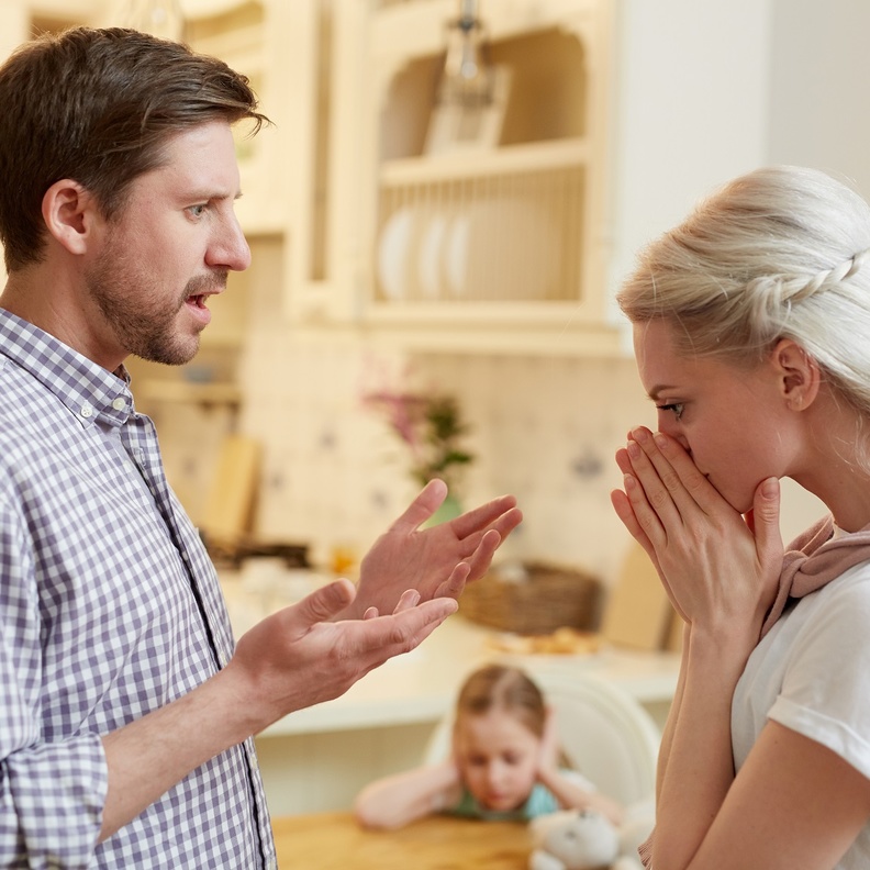 5 عبارات لا تحب الزوجة سماعها من زوجها أبداً