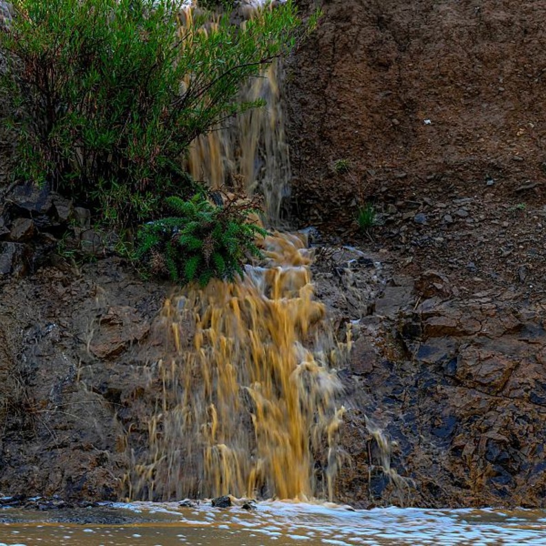 7 صور ساحرة لأجواء الباحة الربيعية الخلابة.. تجارب لا تنسى في أحضان الضباب والأمطار