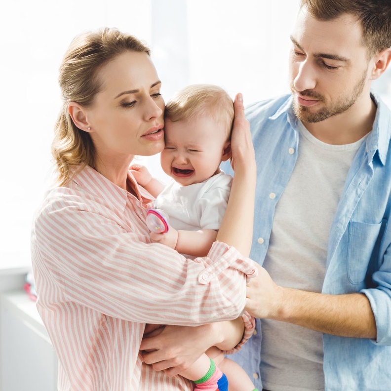 7 حيل ذكية لتهدئة الطفل الرضيع كثير البكاء