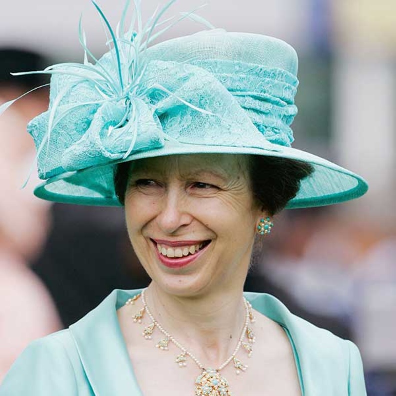 قلادة LADYLIKE NECKLACE من الذهب الأصفر