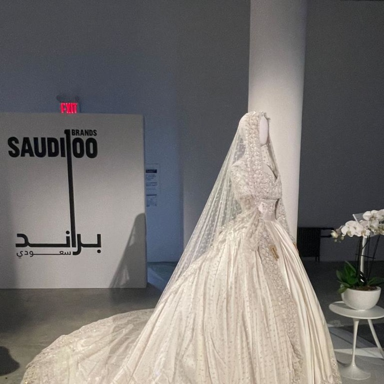 المصممة "دار الهنوف" تكشف لـ "هي" تفاصيل مشاركتها المستوحاة من تراث نجد الغني في معرض 100 براند سعودي في نيويورك