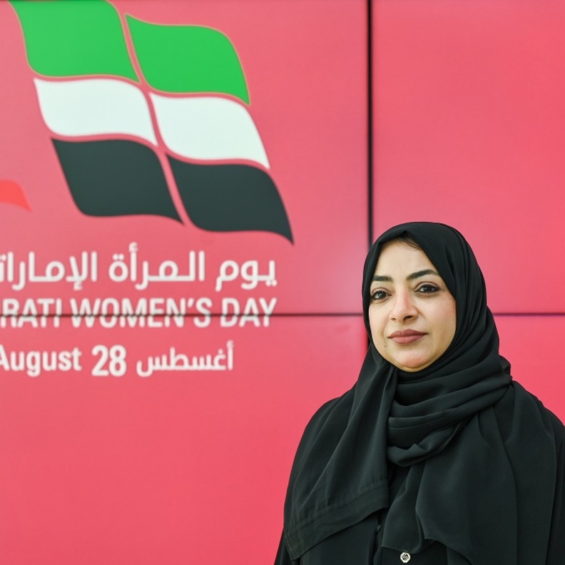 في يوم المرأة الإماراتية.. قصة نجاح مدير قسم إستراتيجية الأصول والاستثمار في شركة أبوظبي للتوزيع آسيا محمد الهدابي