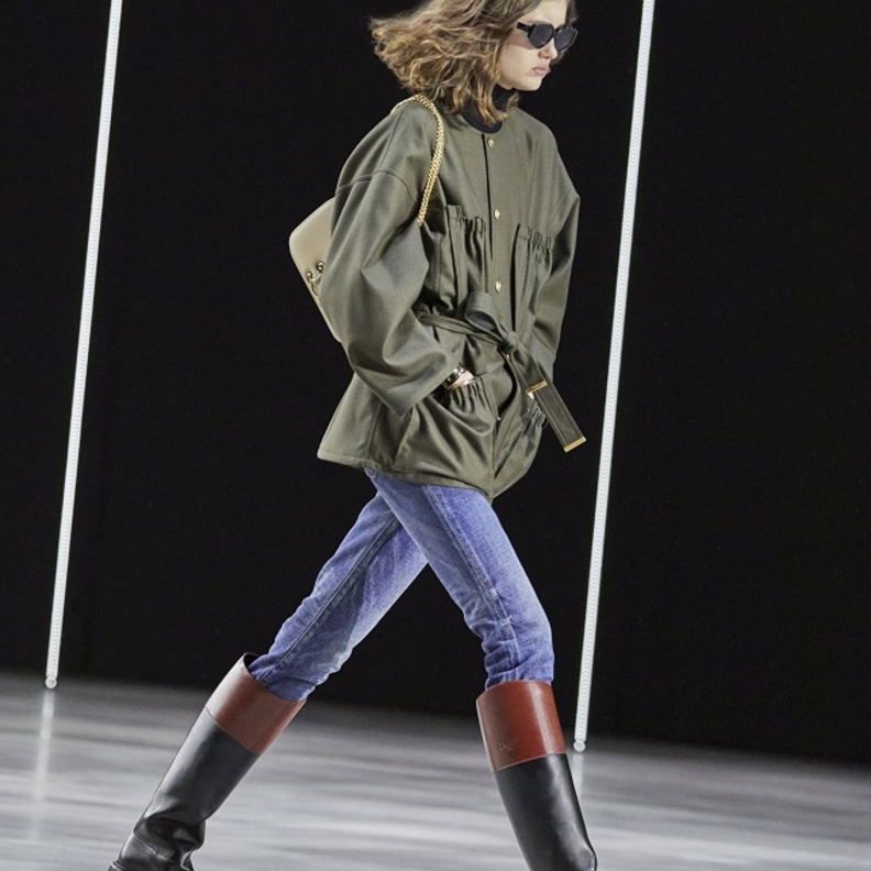 إطلالات كاجوال للخريف مميّزة بأسلوب Celine المميّز