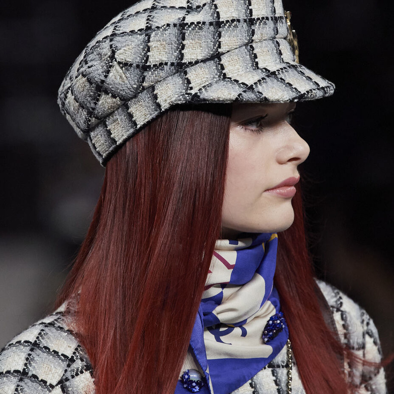 4 صيحات قبعات بأسلوب البيريه سترافق إطلالات خريف 2022