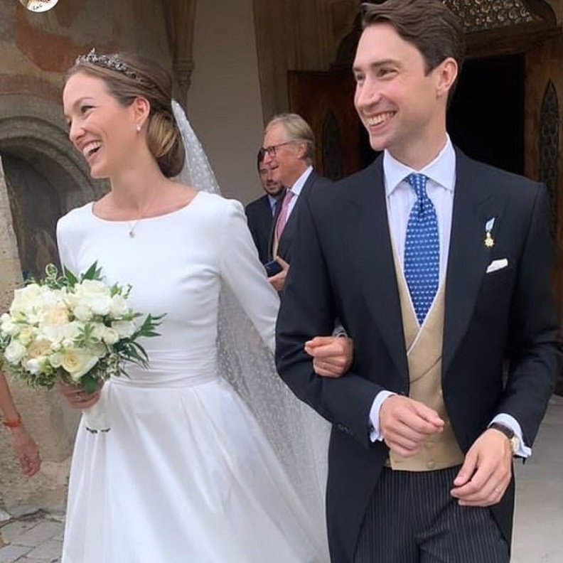 الأمير بول أنطون إيسترهازي يتزوج عارضة الأزياء فرانشيسكا ريوتر في قلعة في كارينثيا