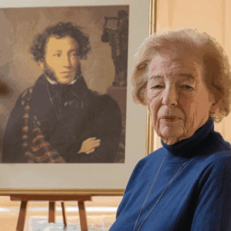 وفاة الليدي ميرا باتر صديقة طفولة الملكة