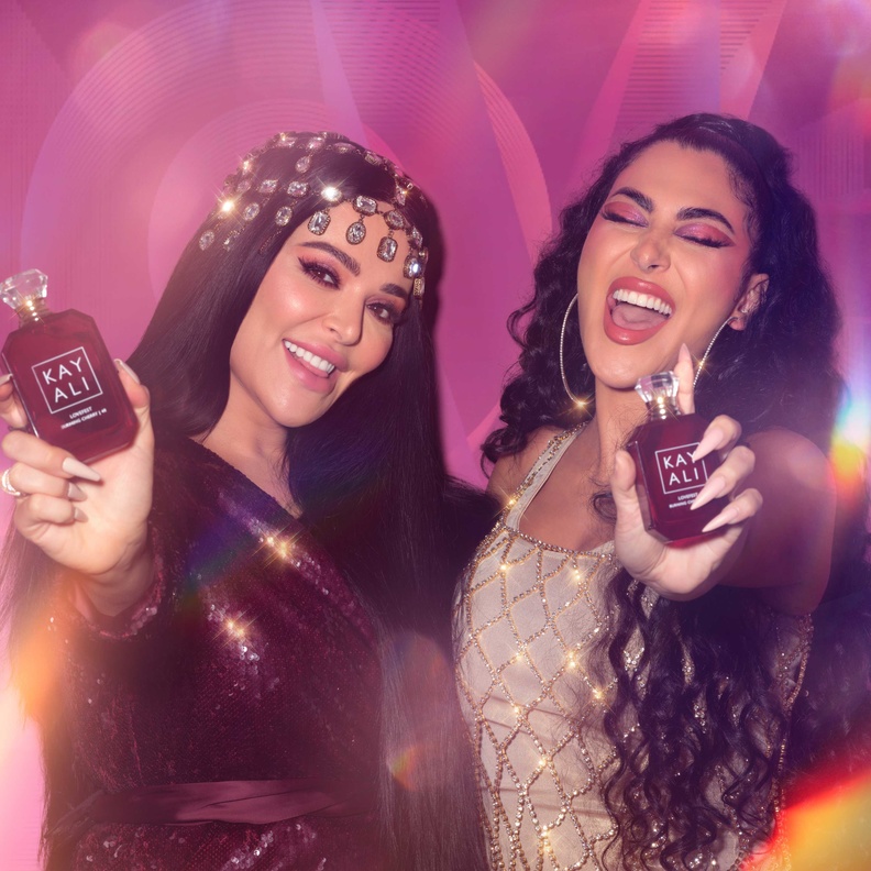 تكشف علامتا Huda Beauty وKAYALI الرائدان في عالم الجمال عن مجموعة Lovefest التي تحلو مشاركتها