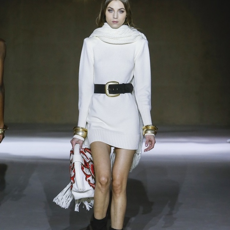 أحدث تصاميم الفساتين الضيقة القصيرة للوك خريفي جذاب على الموضة