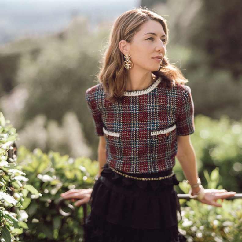 حديث مجلة "هي" مع "صوفيا كوبولا" Sofia Coppola يكشف أسرار صداقتها بـ"شانيل" CHANEL