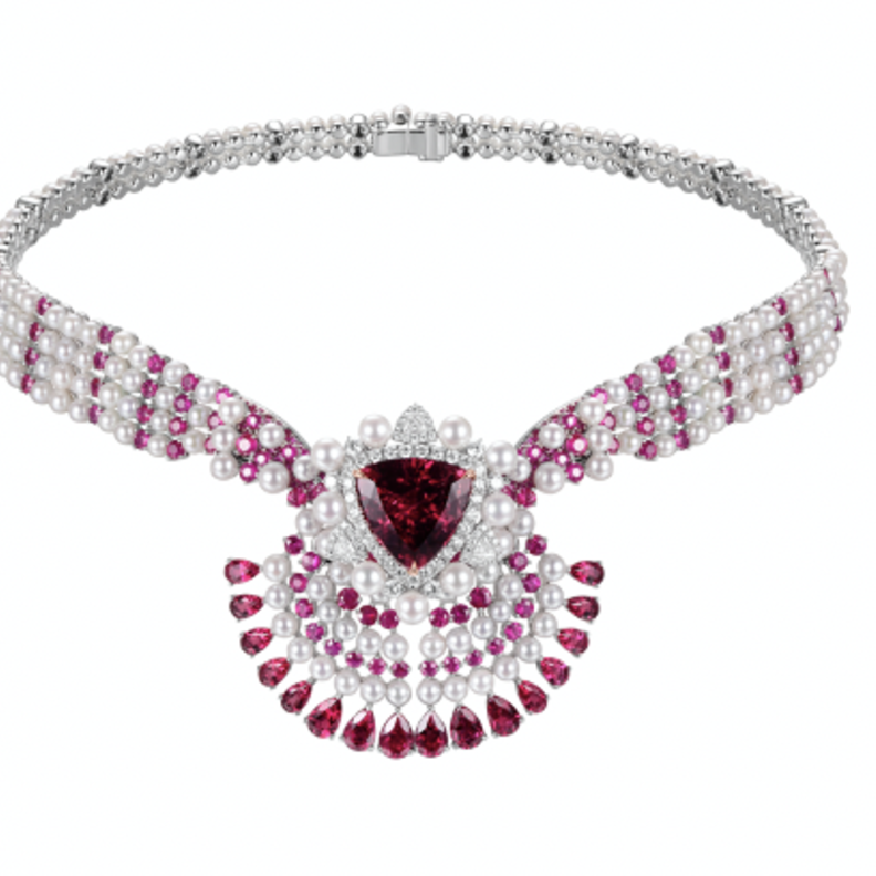 تصاميم جديدة مرصّعة بالأحجار الكريمة من جيمفيلدز تنضمّ إلى مجموعة Fabergé x James Ganh الراقية 