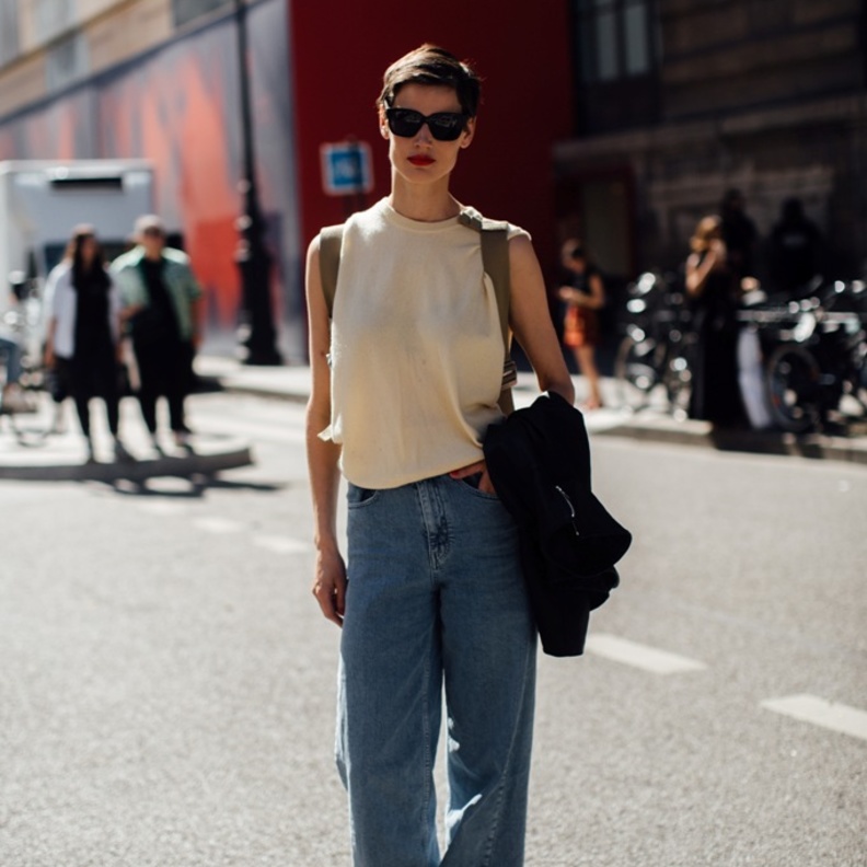 السراويل الواسعة والأحذية المسطحة... كل ما تريدين معرفته عن صيحة Back To School