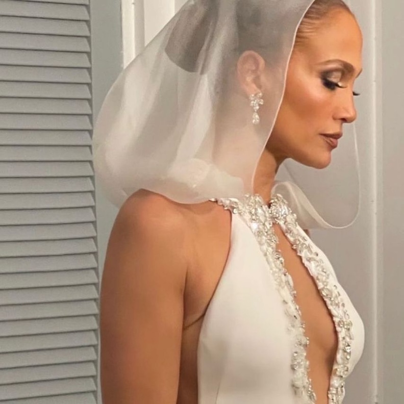 SAMER HALIMEH NEW YORK أقراط جينيفر لوبيز من