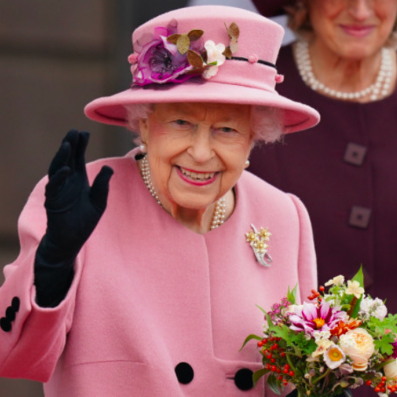 ملكة بريطانيا ترد على خطاب طفلة بشأن حادث مروري