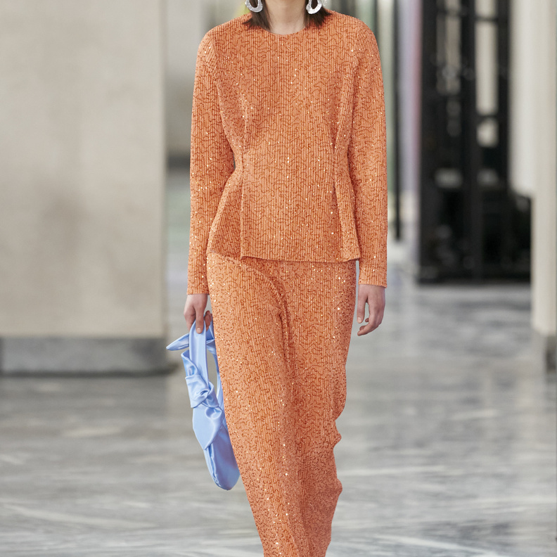 أفكار شبابية لتنسيق البنطلون المرجاني في خريف 2022