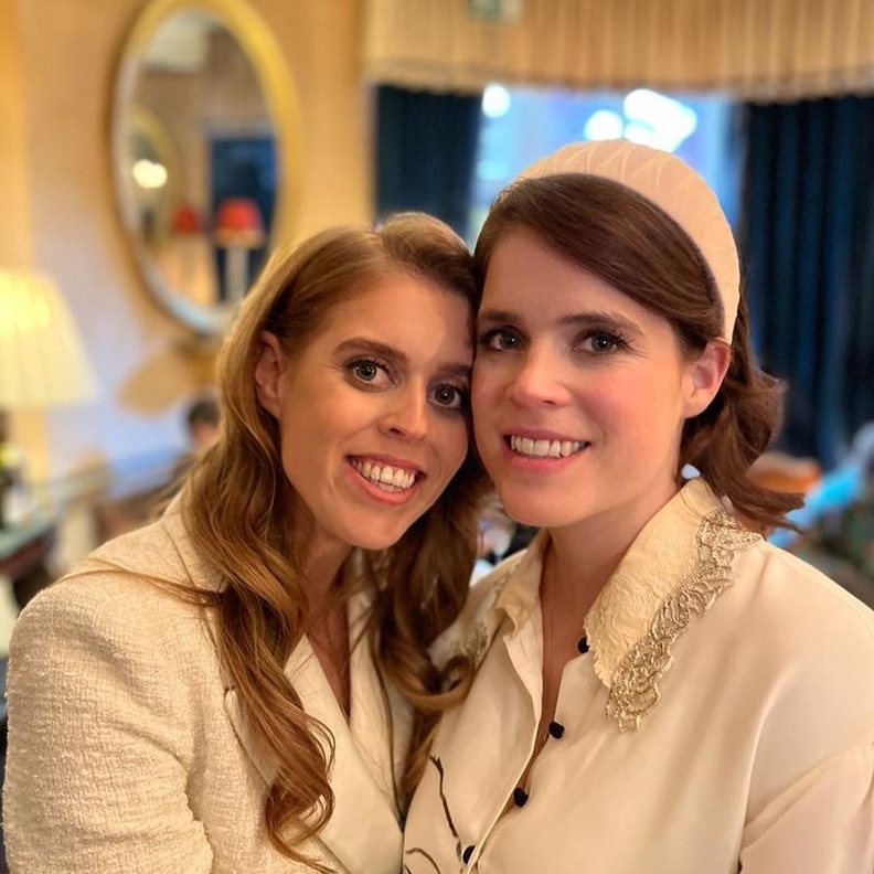 الأميرة يوجين توجه رسالة مؤثرة لشقيقتها الأميرة بياتريس بمناسبة عيد ميلادها 34