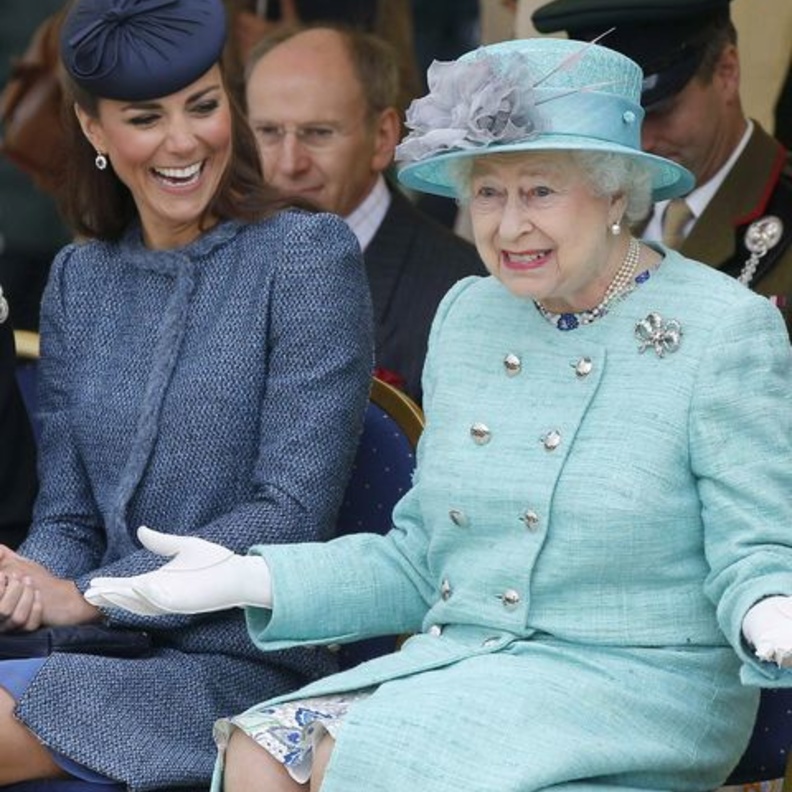 كيف تختلف طريقة كيت ميدلتون كأم عن الملكة إليزابيث الثانية؟