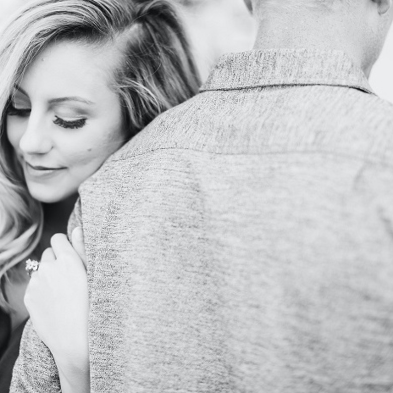 كيف تتعاملين مع الشريك الغيور؟ وماذا إن كانت المشكلة لديكِ؟