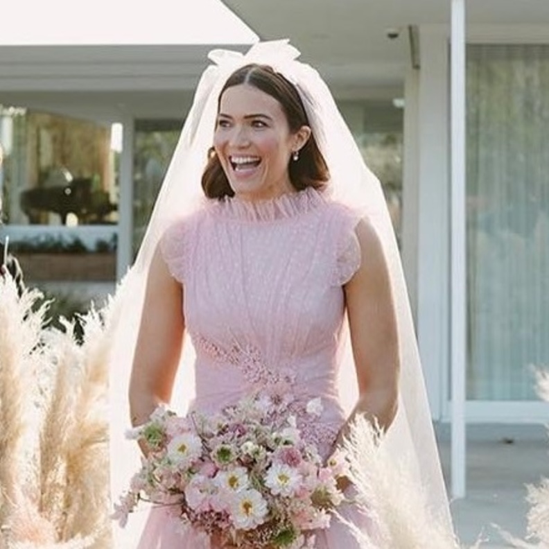 5 مشاهير تمردوا على فساتين الزفاف البيضاء