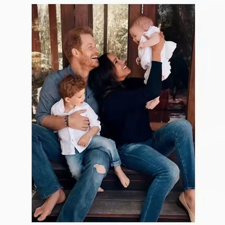 لهذا السبب يتمتع أرشي هاريسون بشعبية كبيرة في مدرسته