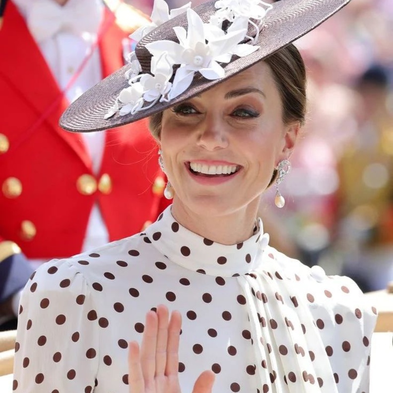 هكذا تقوم كيت ميدلتون بمحاكاة الملكة استعدادا لدورها المستقبلي كملكة لبريطانيا