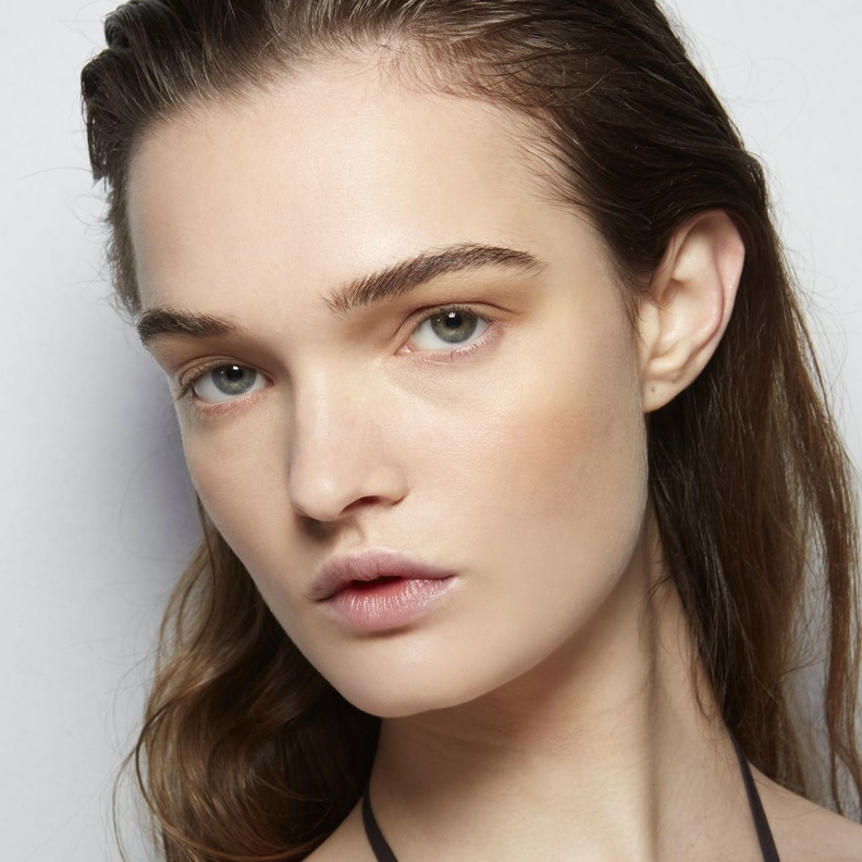 تخلصي من تصبغات وحبوب الوجه وأعيدي النضارة لبشرتك بهذه الطريقة