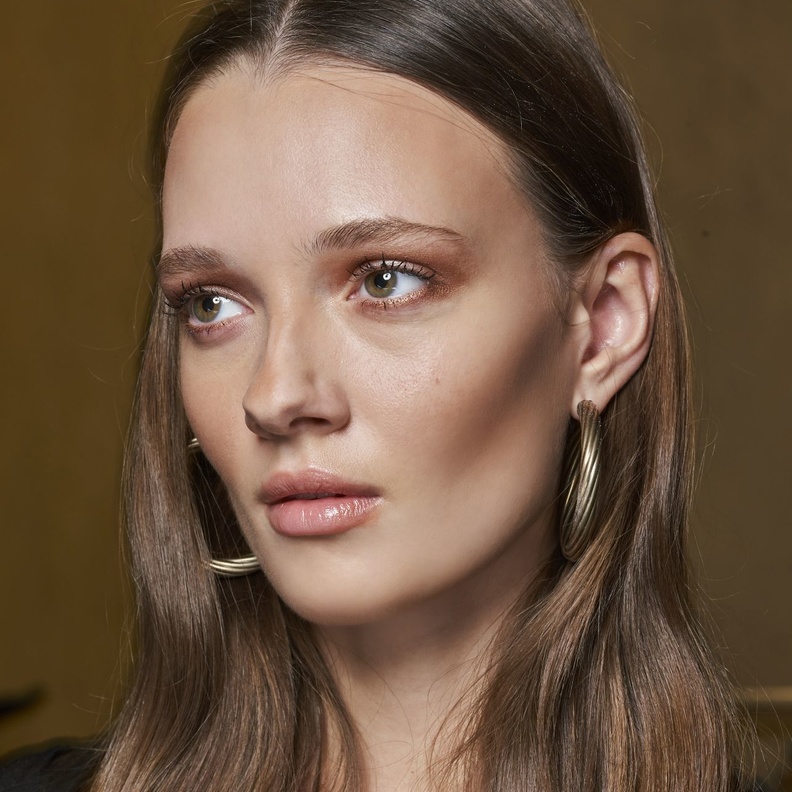 أفضل حلول طبيعية لعلاج الشعر الجاف والمتقصف