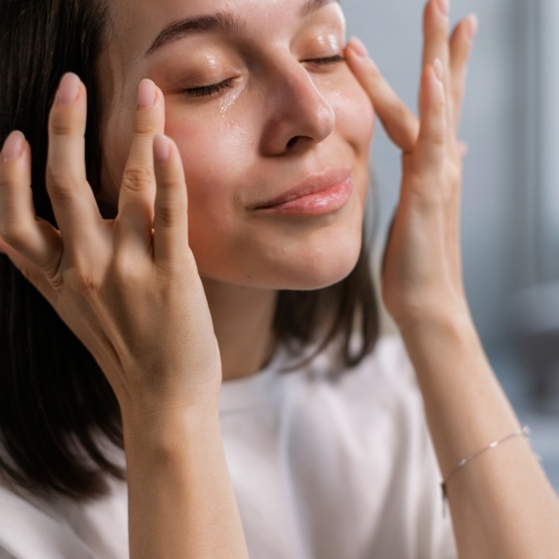 واقي الشمس بزبدة الشيا لبشرة مشرقة