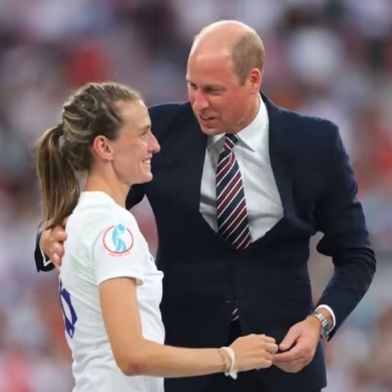 الأمير وليام يوجه رسالة للاعبة كرة القدم البريطانية جيل سكوت بعد إعلانها الاعتزال