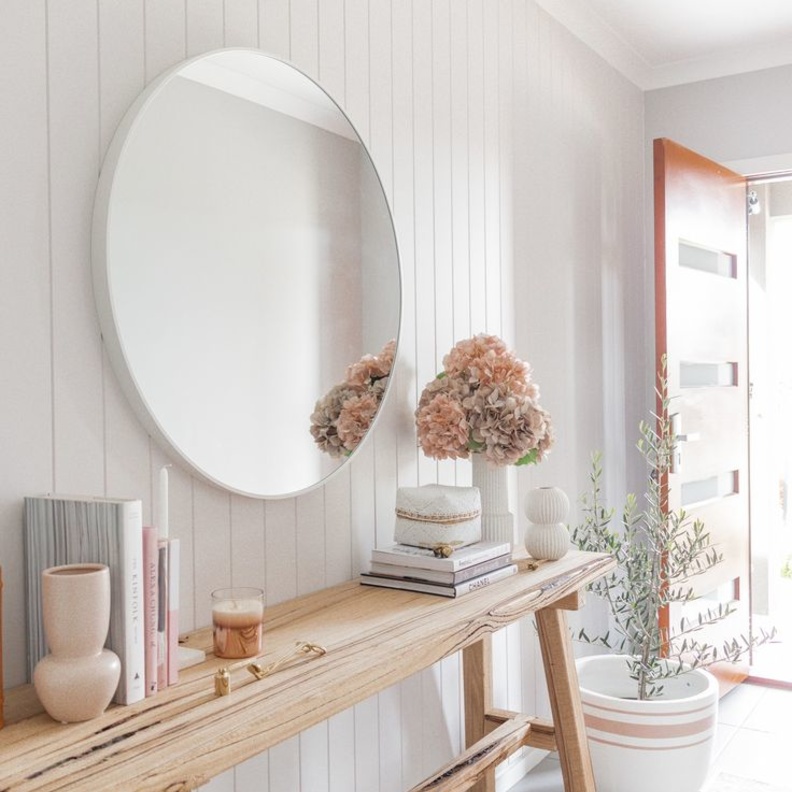 أحواض النباتات في مداخل المنزل