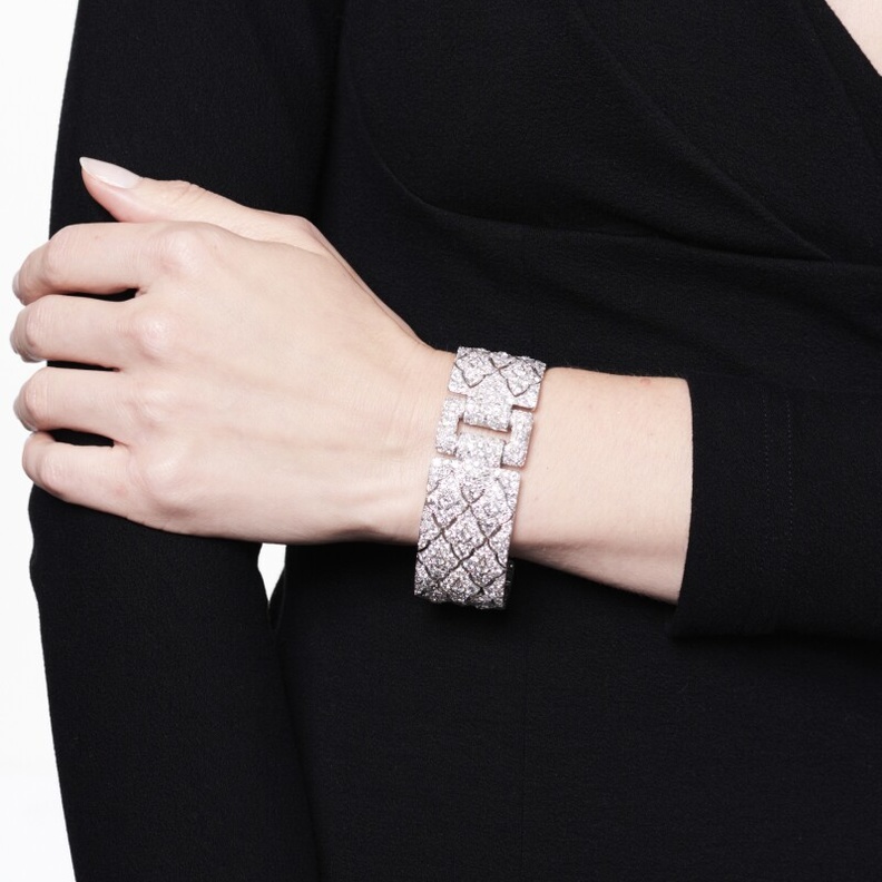 أفخم الهدايا من مجوهرات مزاد Connoisseur