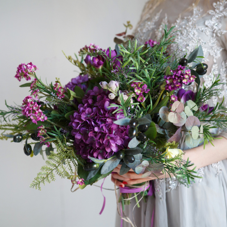 أفكار رائعة لباقات حفلات الزفاف بدرجات اللون البنفسجي