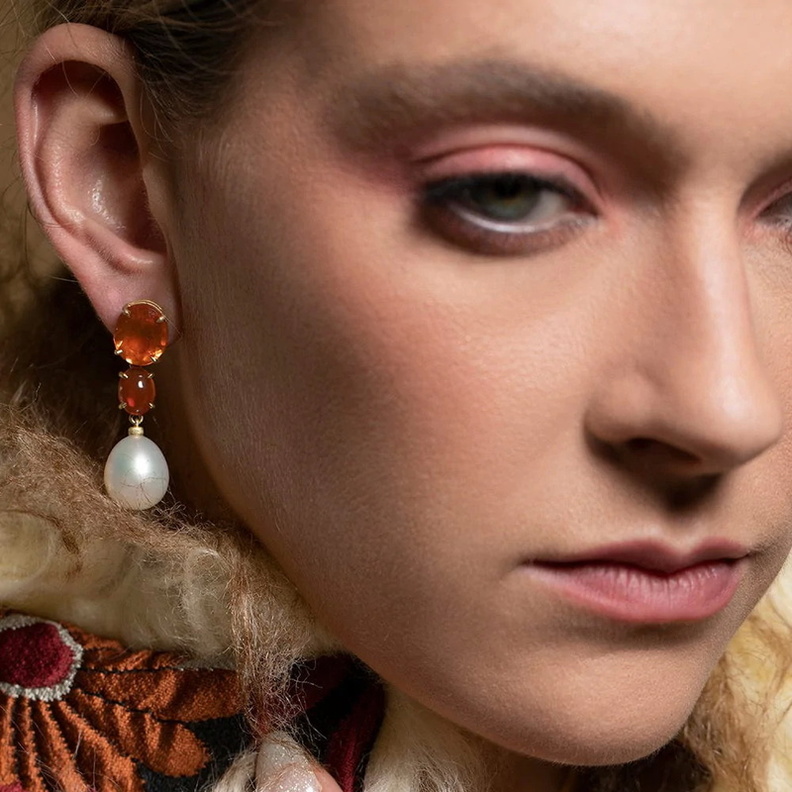 أقراط Fire Opal Gemmy Pearl Drop من LEIGH MAXWELL