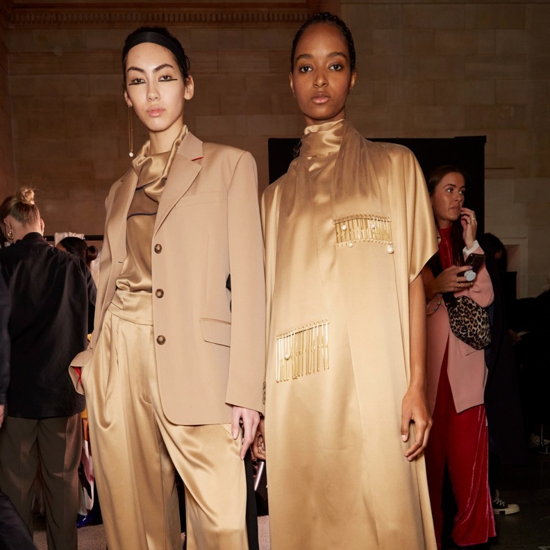 إليكم كل ما تحتاجون معرفته عن أسبوع الموضة في لندن