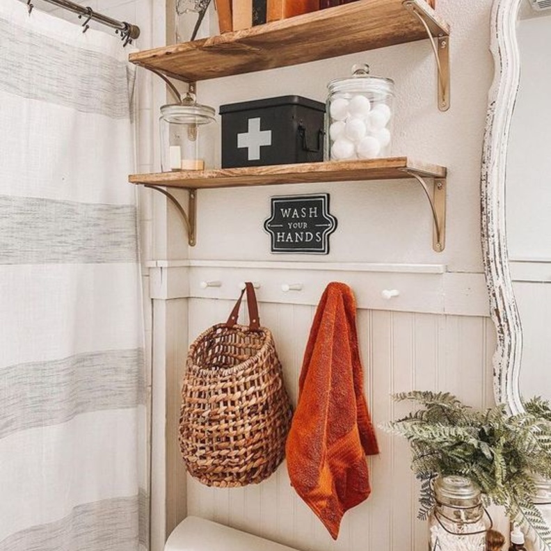 ابدئي بتزيين حمامك لفصل الشتاء، باختيار المناشف ذات ألوان هذا الموسم، مثل البني والبرتقالي