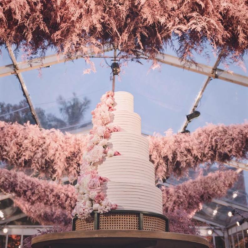 اجمل ديكورات حفلات زفاف من منسقة الحفلات السعودية سارة الدباغ