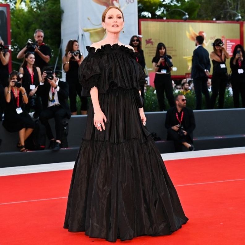 إطلالات راقية وفساتين لا تنسى في ختام مهرجان فينيسيا السينمائي 2022