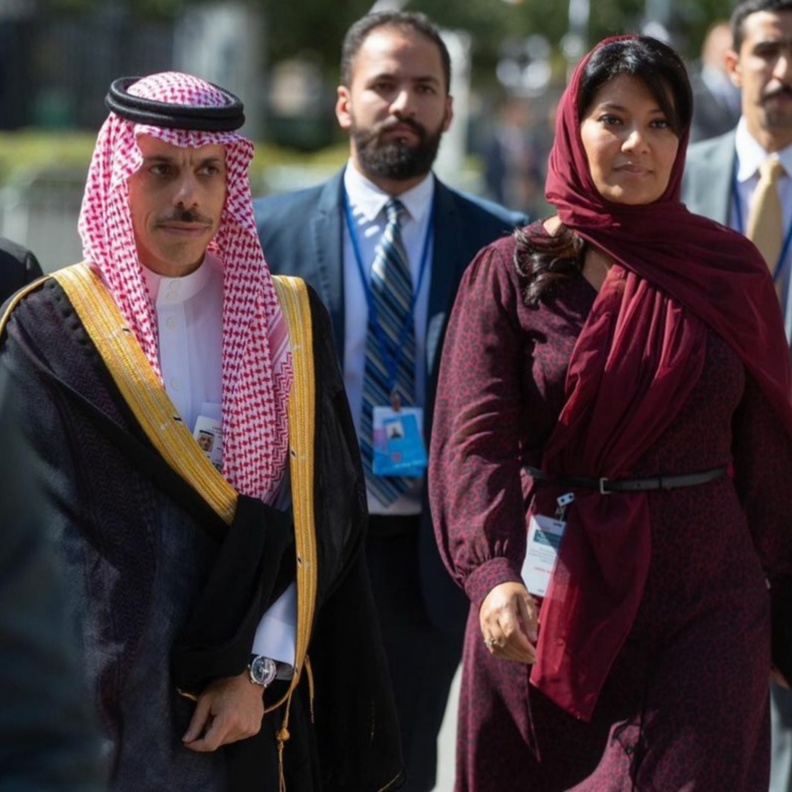 الأميرة "ريما بنت بندر" تلفت الأنظار بإطلالتها خلال أعمال الجمعية العامة للأمم المتحدة في دورتها 77