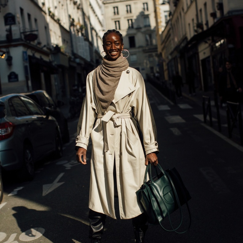 الـlayers تعني تنسيق قصات أنسجة وأنماط الملابس للوصول إلى إطلالة عملية ومريحة