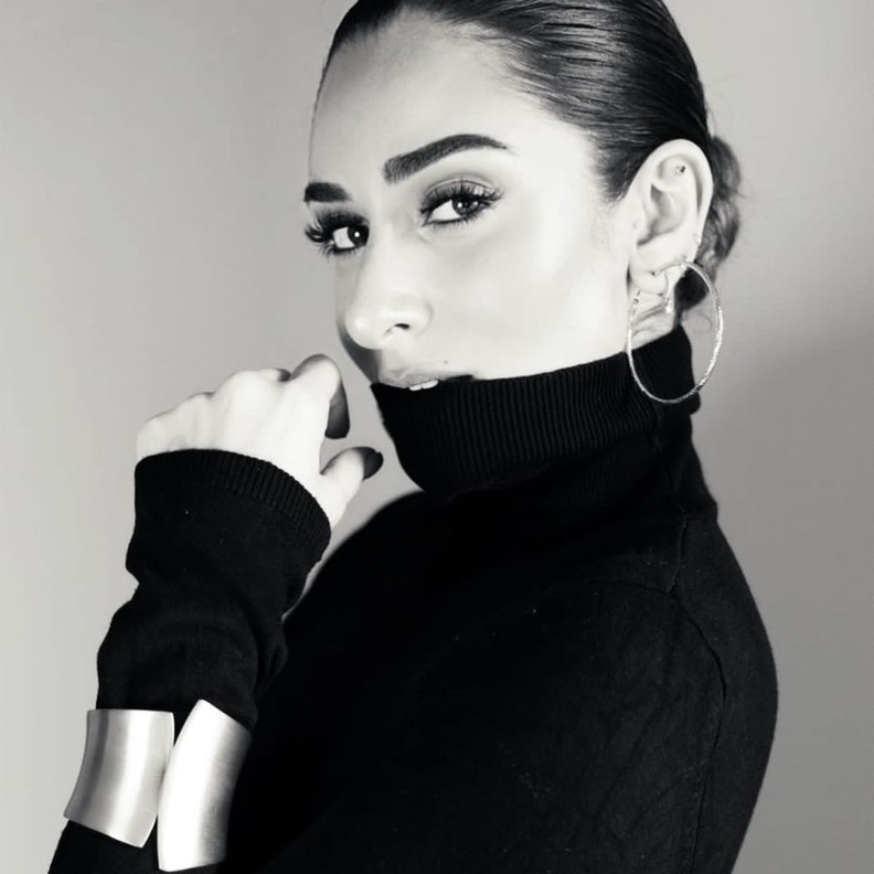 الفنانة أمينة خليلة انفصلت عن خطيبها رجل الأعمال عمر طه