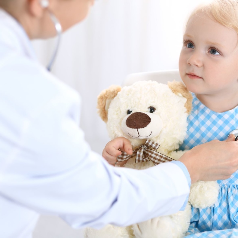 المضادات الحيوية تضر بصحة الأطفال .. هل يمكن تفادي آثارها الجانبية 