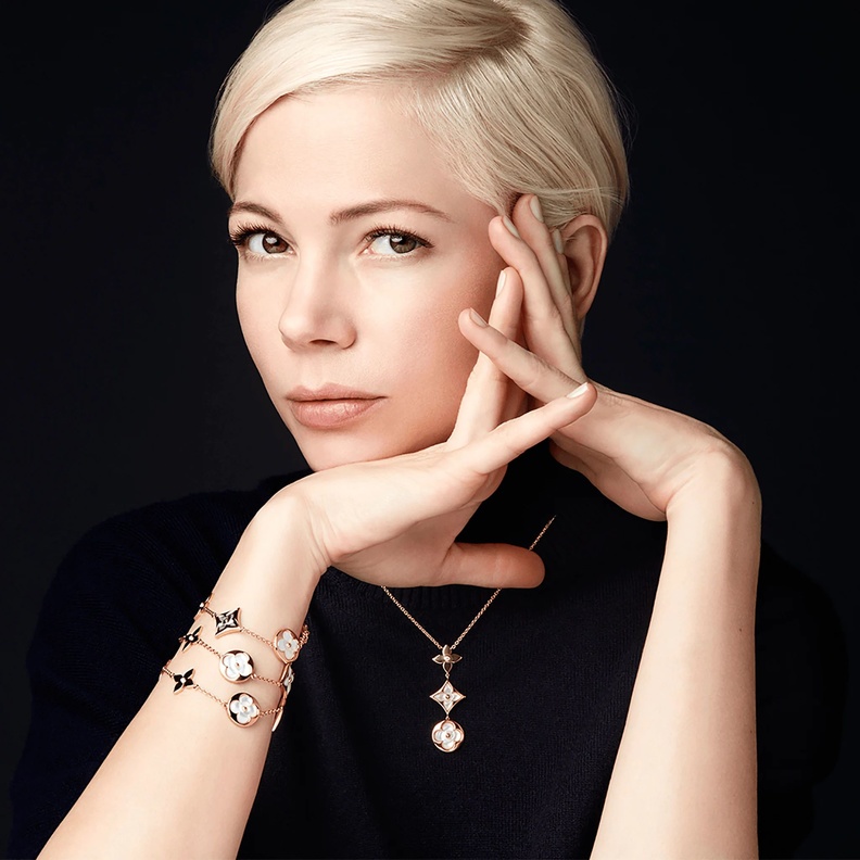 تصاميم مجوهرات عرق اللؤلؤ الأجمل لاطلالة شاعرية في الخريف